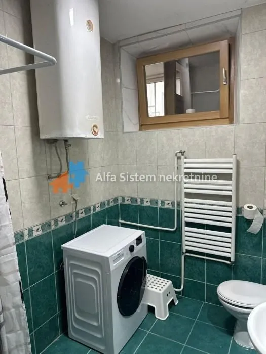 Izdavanje, trosoban stan, 105m², Savski Venac, Beograd