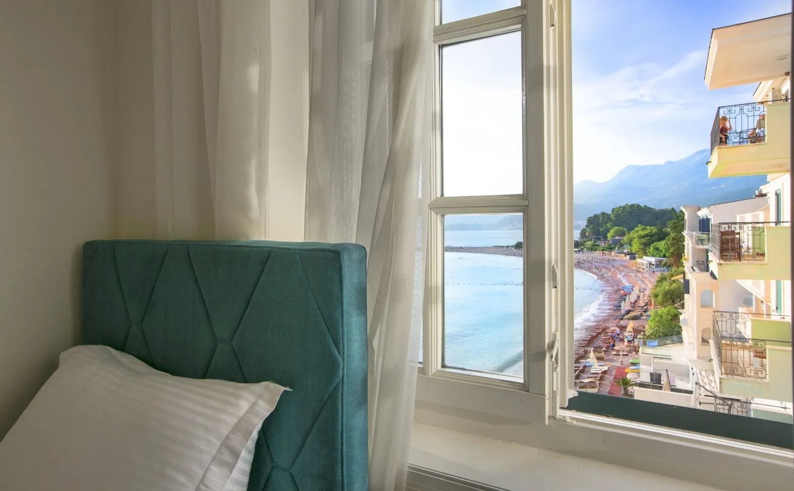 Sale, three bedroom apartment, 90m², Sveti Stefan, Budva