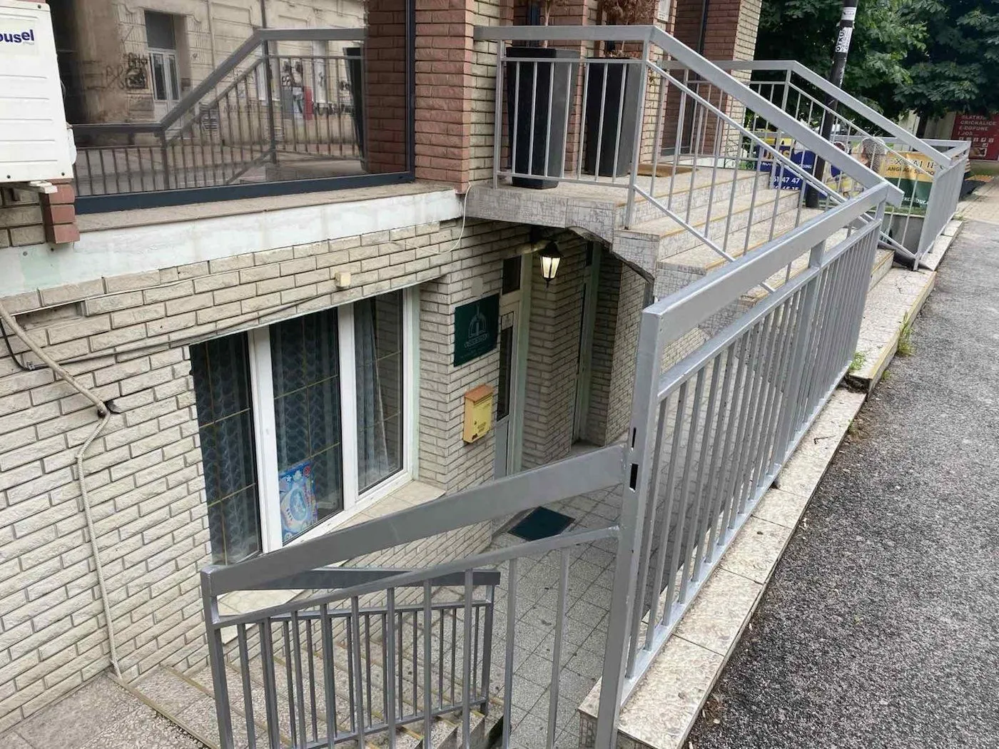 Rent, office space, 160m², Grbavica, Novi Sad Sve Podlokacije