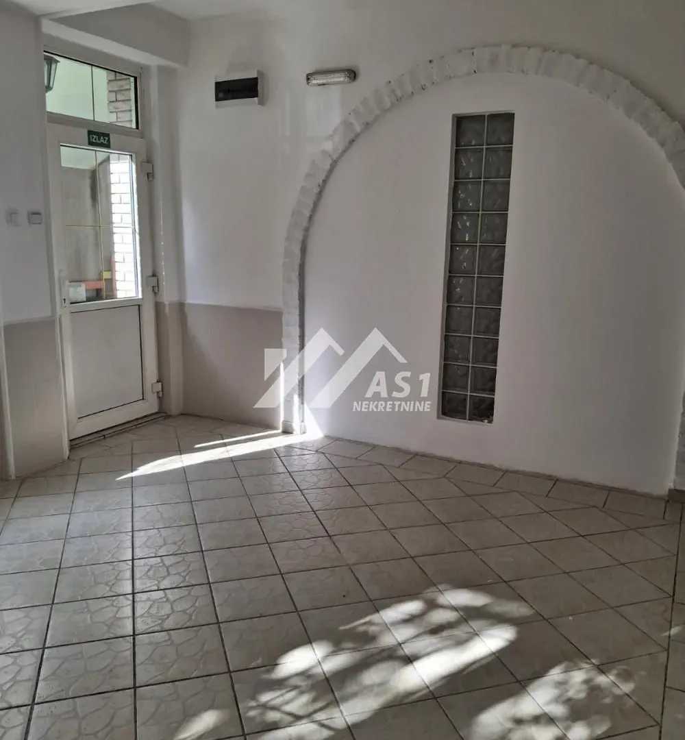 Rent, office space, 160m², Grbavica, Novi Sad Sve Podlokacije
