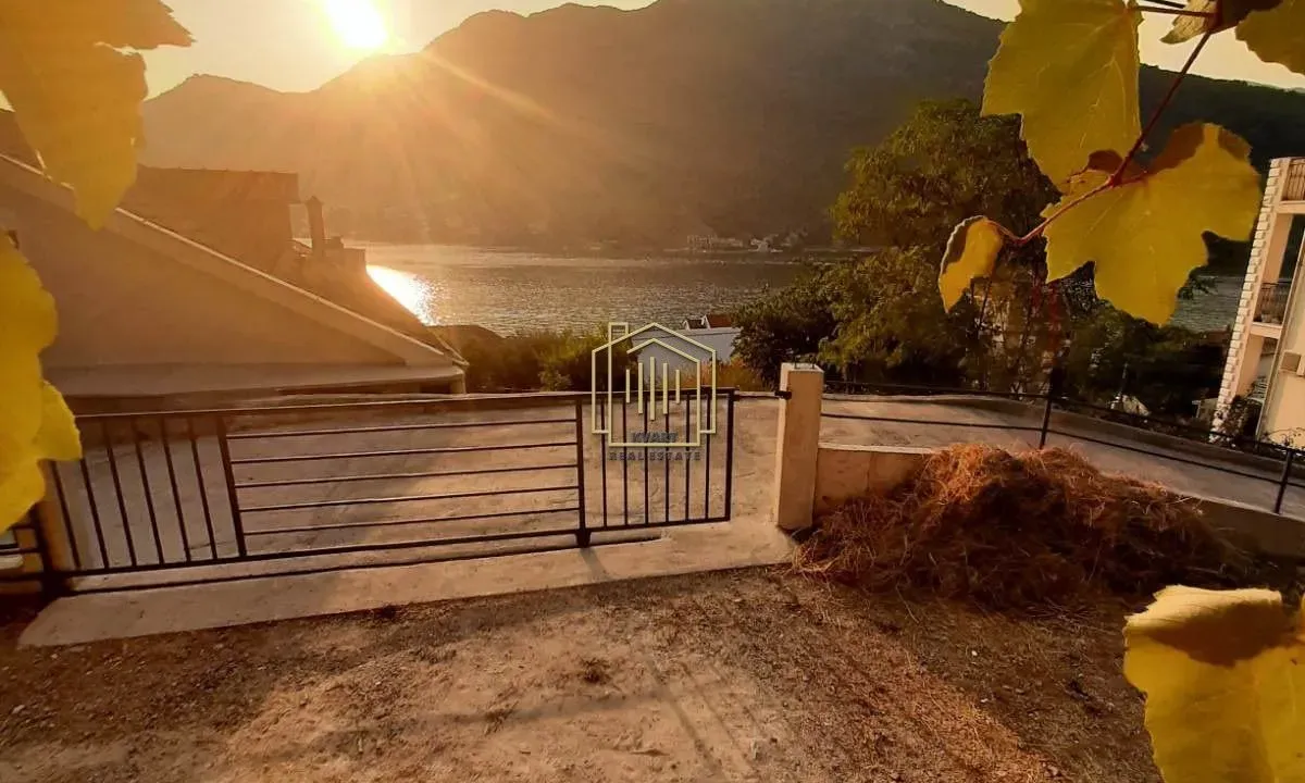 Prodaja, kuća, 156m², Lepetani, Tivat