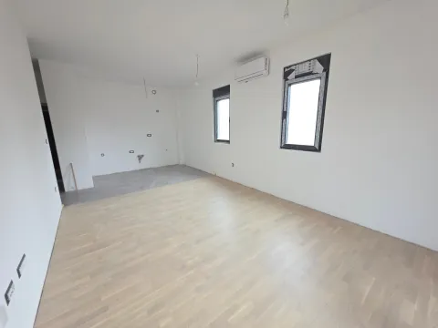 Prodaja, jednosoban stan, 46m², Tološi, Podgorica - image 3