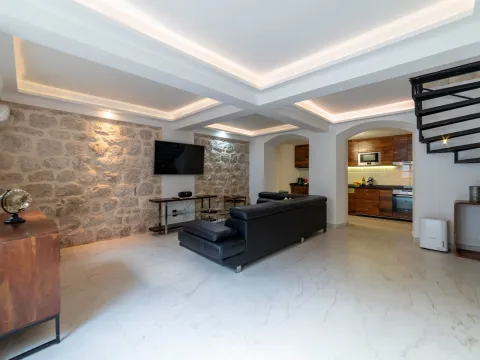 Prodaja, kuća, 160m², Perast, Kotor - image 8