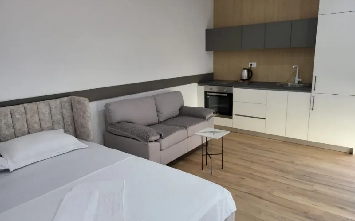 Izdavanje, garsonjera, 30m², Gradiošnica, Tivat