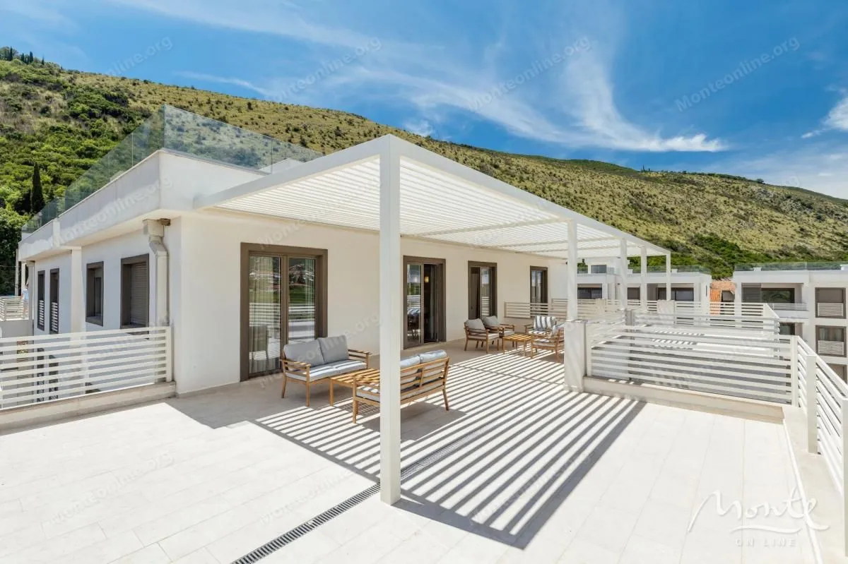Prodaja, jednosoban stan, 65m², Herceg Novi, Crna Gora