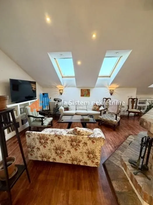 Rent, apartment, 200m², Stari Grad, Beograd