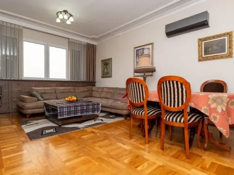 Prodaja, trosoban stan, 126m², Malo Brdo, Podgorica - image 4