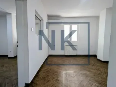 Izdavanje, poslovni prostor, 50m², Centar, Podgorica - image 5