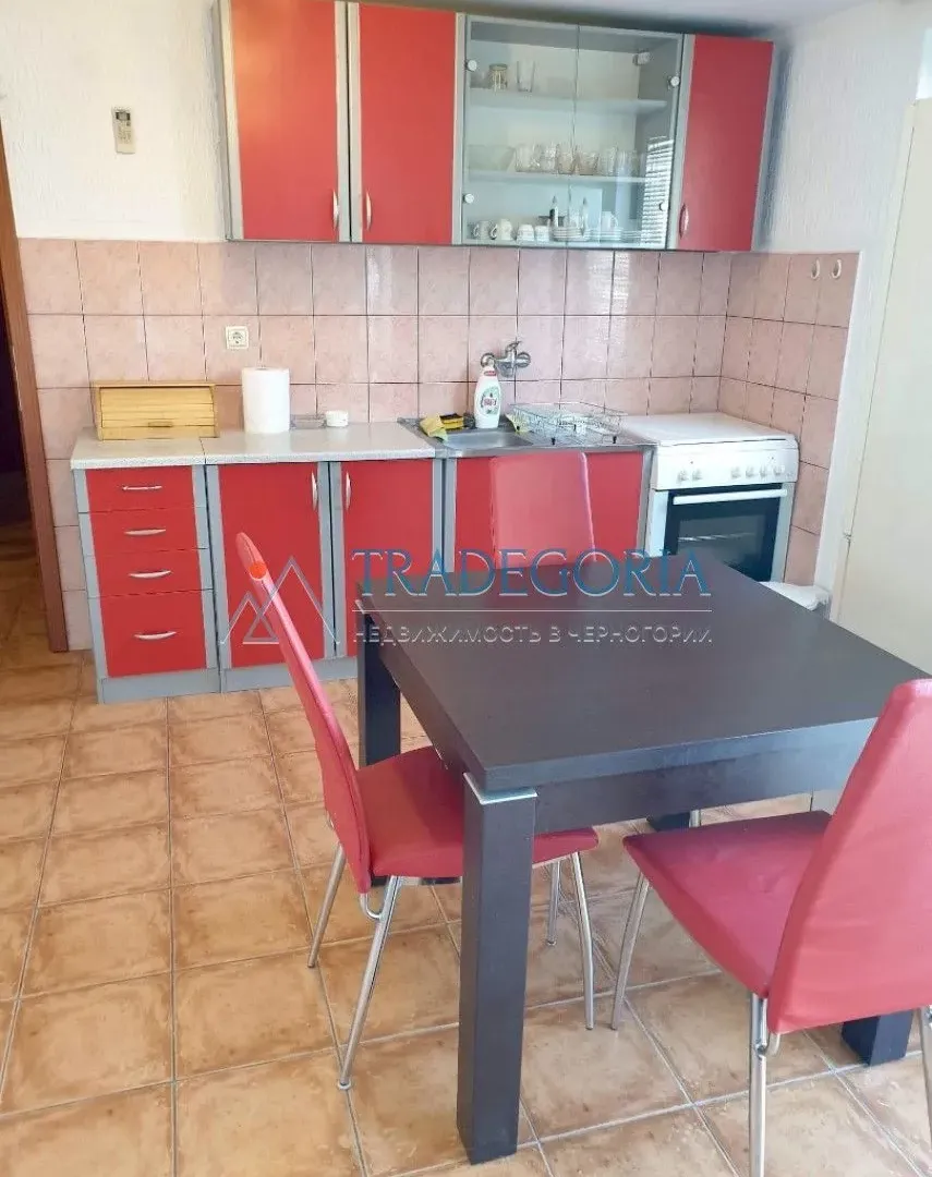 Prodaja, trosoban stan, 90m², Sutomore, Bar