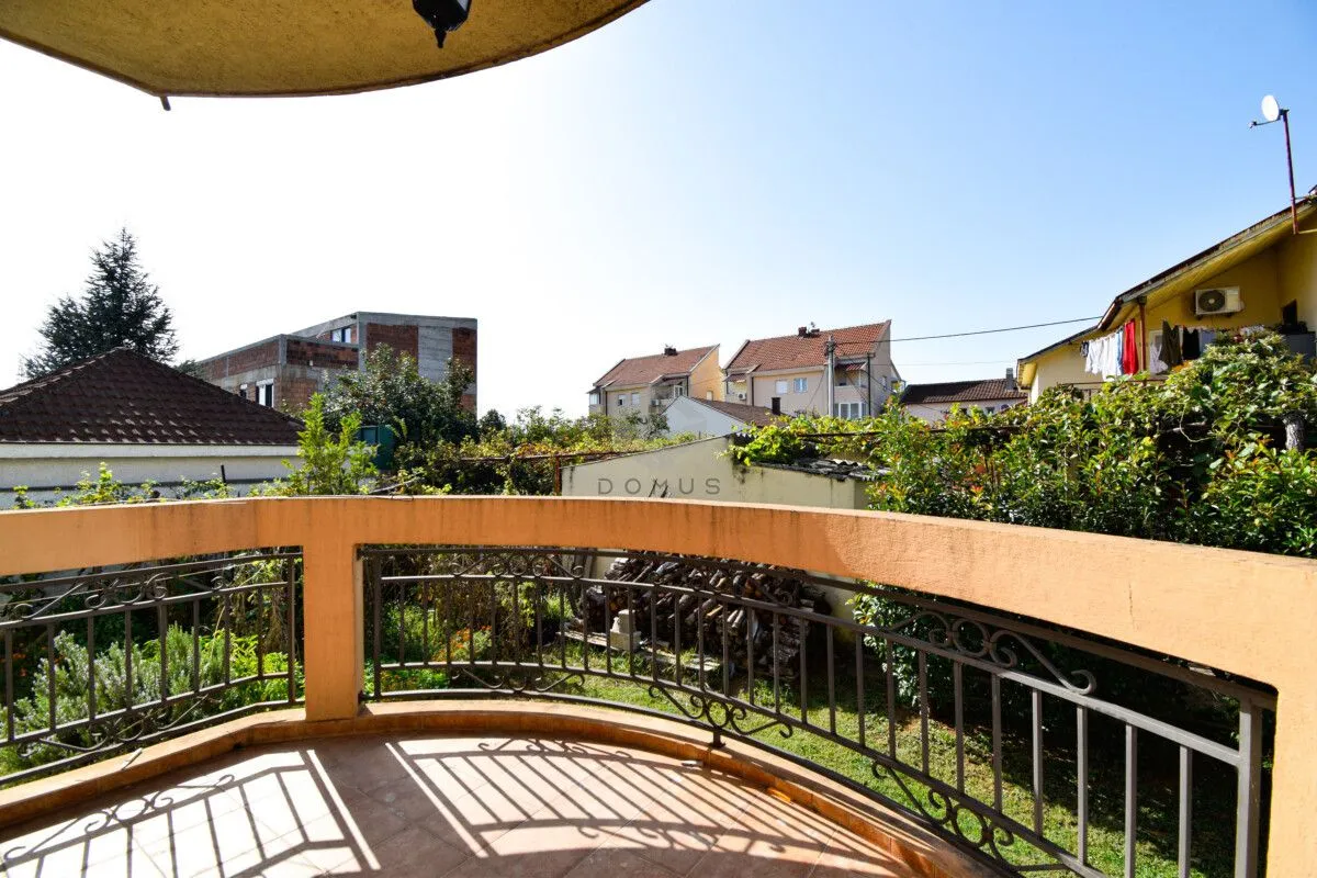 Rent, four bedroom apartment, 180m², Tološi, Podgorica