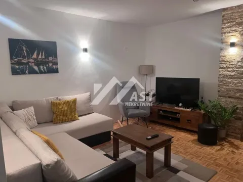 Izdavanje, trosoban stan, 60m², Liman 4, Novi Sad Sve Podlokacije - image 2