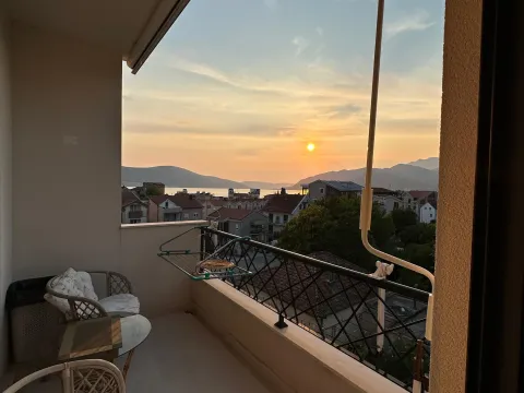Izdavanje, dvosoban stan, 70m², Kalimanj, Tivat - image 12