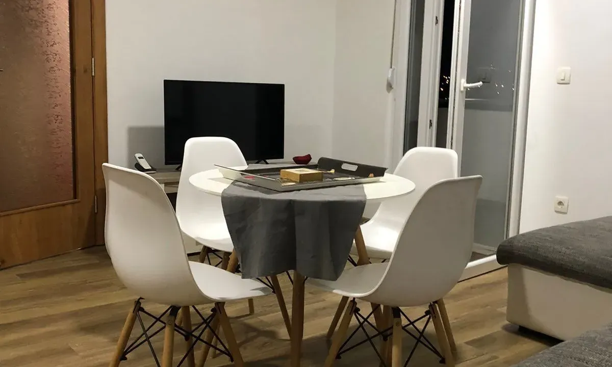 Rent, two bedroom apartment, 52m², Centar, Bar