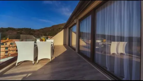 Rent, one bedroom apartment, 70m², Petrovac, Budva - image 2