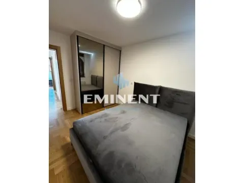 Izdavanje, trosoban stan, 80m², Stari Grad, Beograd - image 10