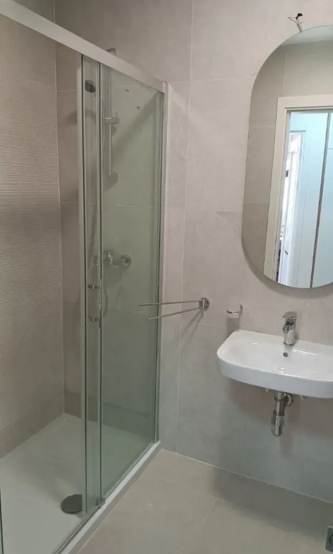 Izdavanje, jednosoban stan, 42m², Pobrežje, Podgorica