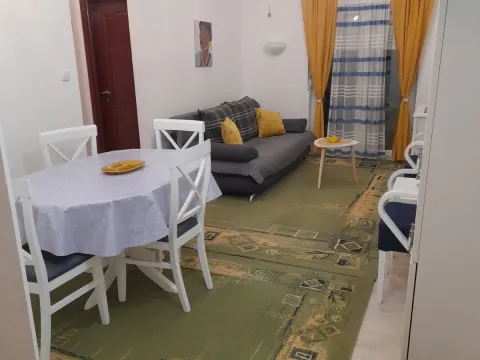 Izdavanje, dvosoban stan, 51m², Kalimanj, Tivat - image 8