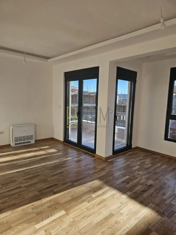 Sale, two bedroom apartment, 69m², Šušanj, Bar