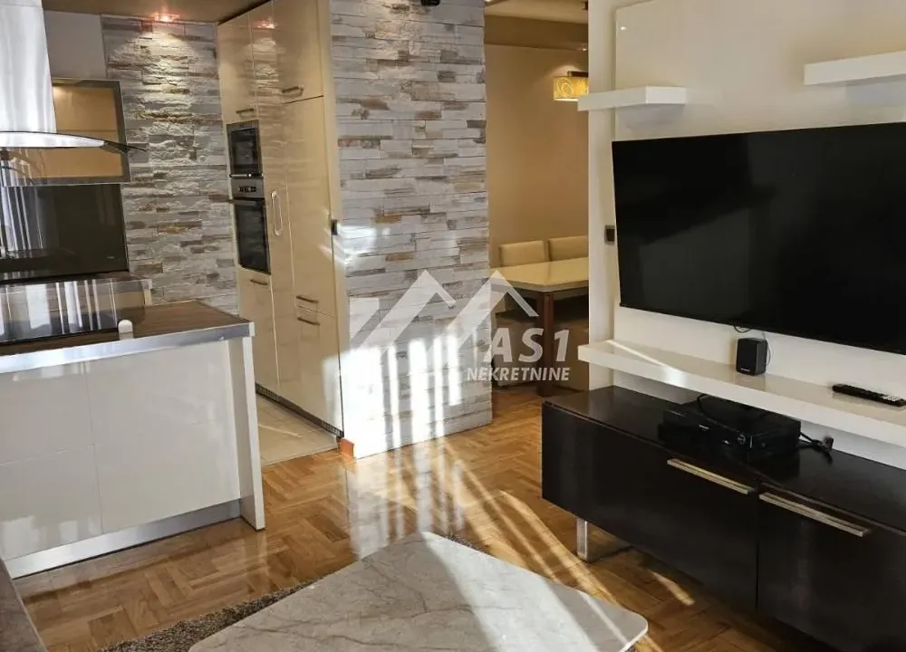 Izdavanje, trosoban stan, 70m², Grbavica, Novi Sad Sve Podlokacije