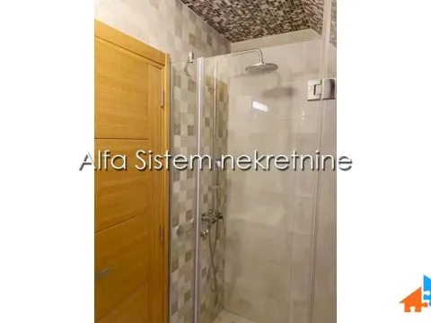 Izdavanje, četvorosoban stan, 110m², Vračar Hram, Vračar Sve Podlokacije - image 16