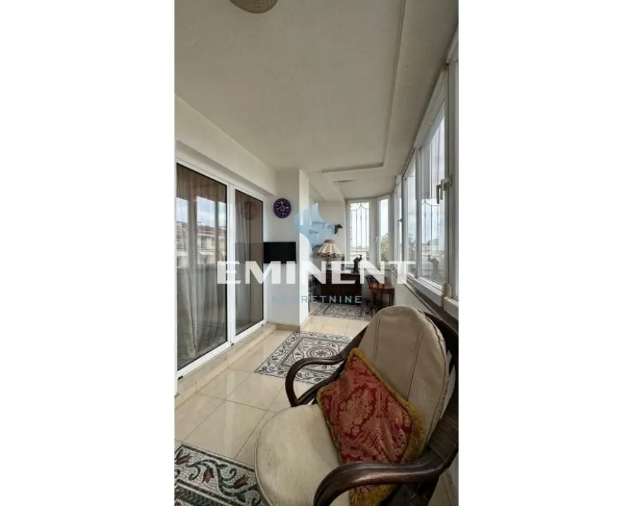 Izdavanje, trosoban stan, 140m², Stari Grad, Beograd