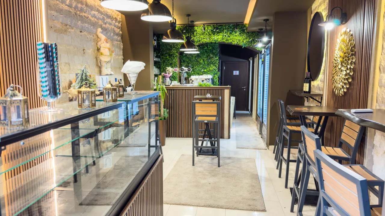 Izdavanje, poslovni prostor, 50m², Stari Grad, Budva