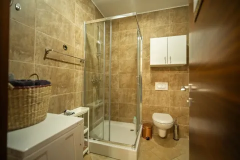 Rent, one bedroom apartment, 40m², Dobrota, Kotor - image 8