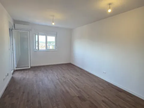 Prodaja, jednosoban stan, 48m², Stari Aerodrom, Podgorica - image 5