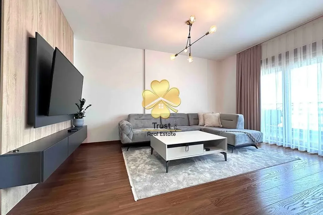 Izdavanje, dvosoban stan, 80m², Master Kvart, Podgorica