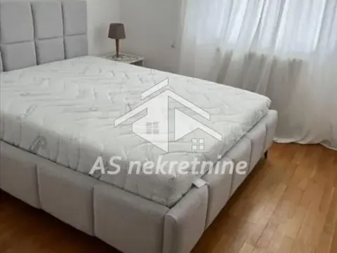Izdavanje, četvorosoban stan, 135m², Senjak, Beograd - image 12