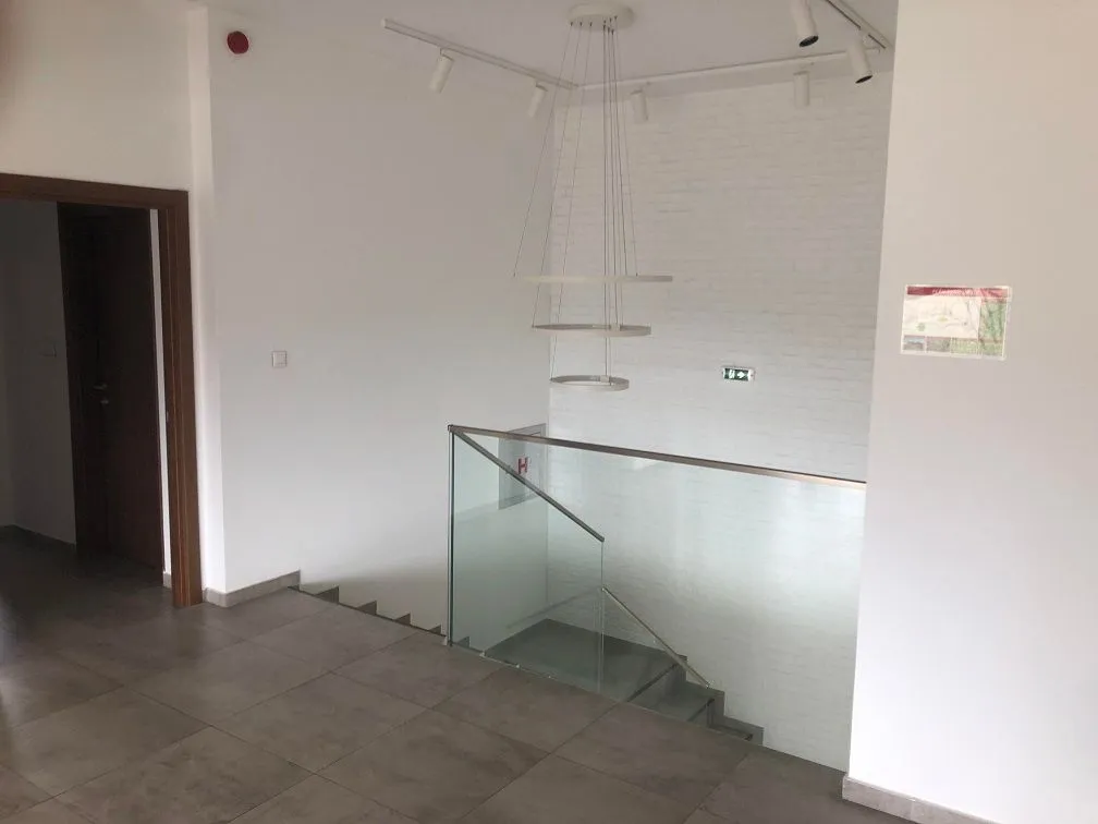 Rent, office space, 1600m², Zemun Sve Podlokacije, Beograd