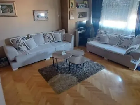 Rent, two bedroom apartment, 65m², Bulevar, Niš