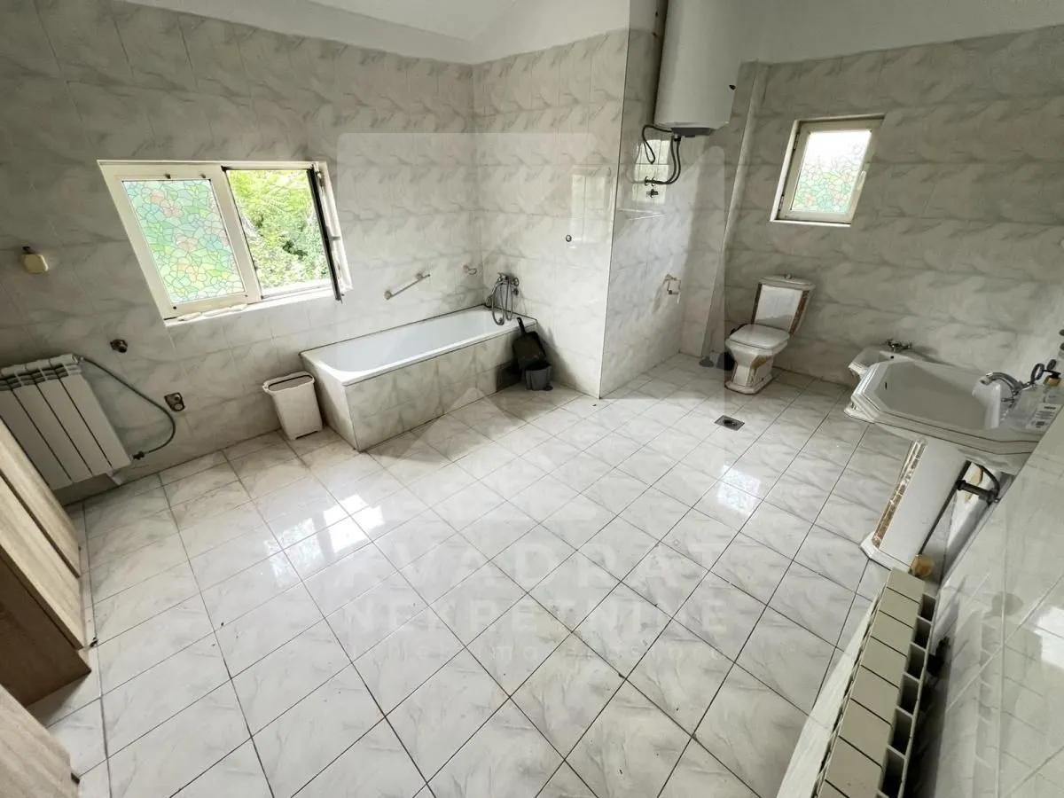 Rent, house, 220m², Dahna, Podgorica
