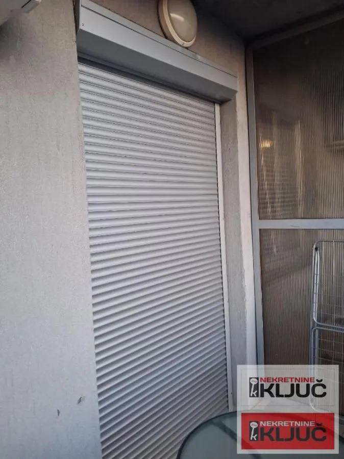 Izdavanje, garsonjera, 27m², Bulevar Oslobodjenja, Novi Sad Sve Podlokacije