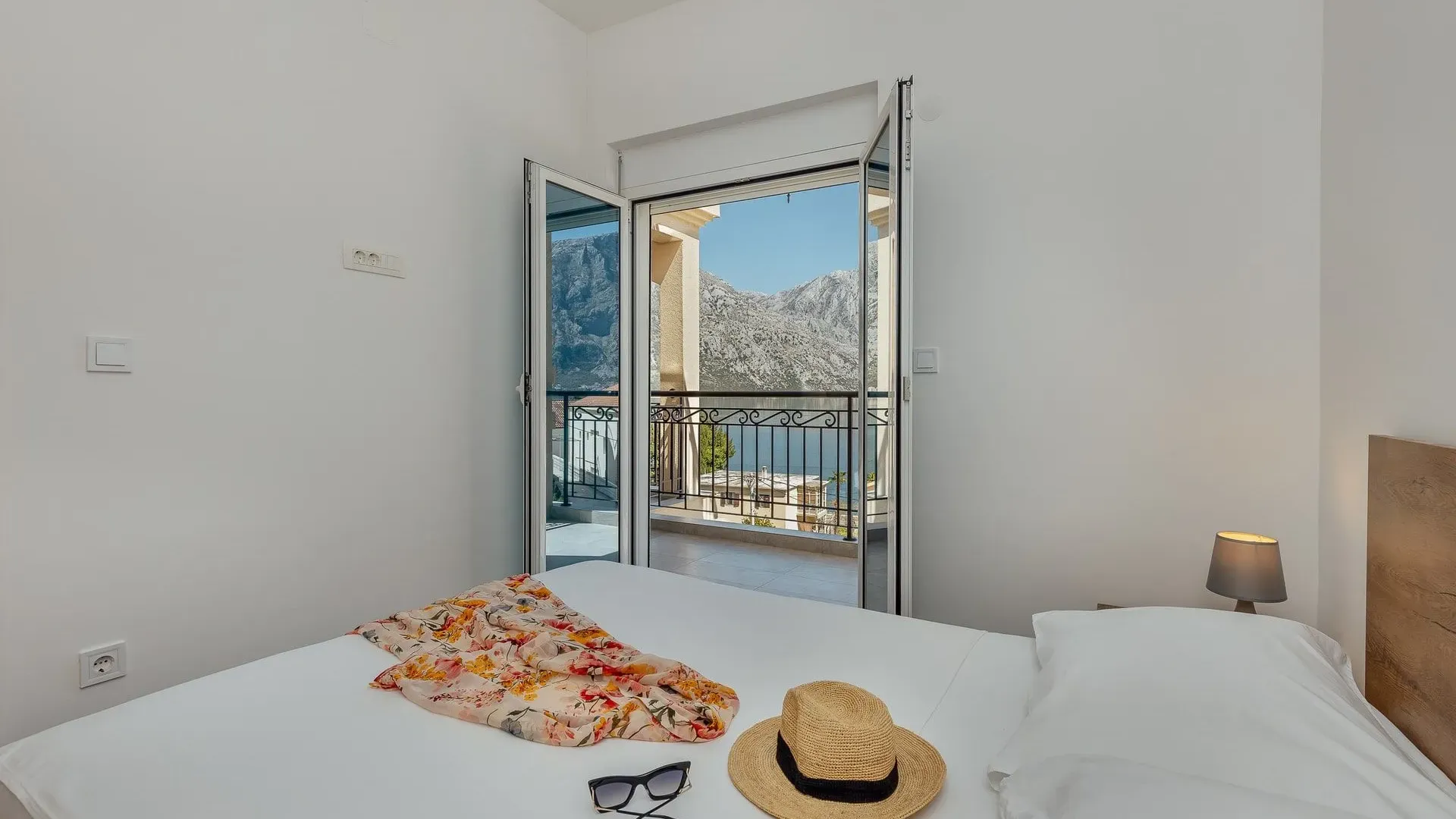 Prodaja, stan, 440m², Stoliv, Kotor