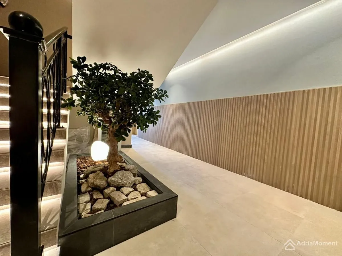Prodaja, trosoban stan, 96m², Kalimanj, Tivat