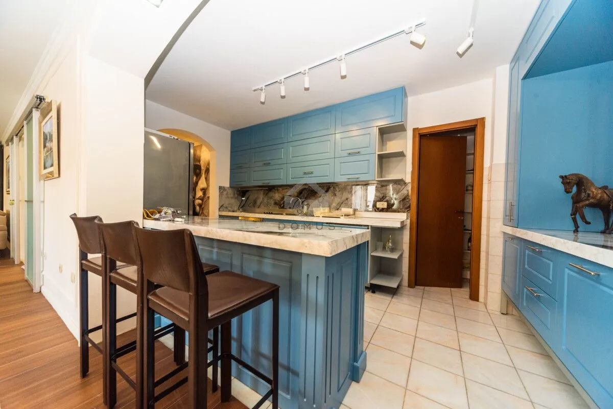 Rent, three bedroom apartment, 200m², Gorica C, Podgorica