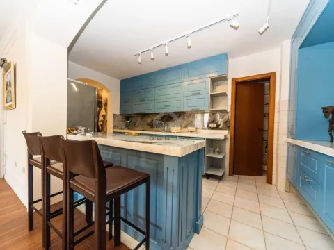 Izdavanje, trosoban stan, 200m², Gorica C, Podgorica - image 8