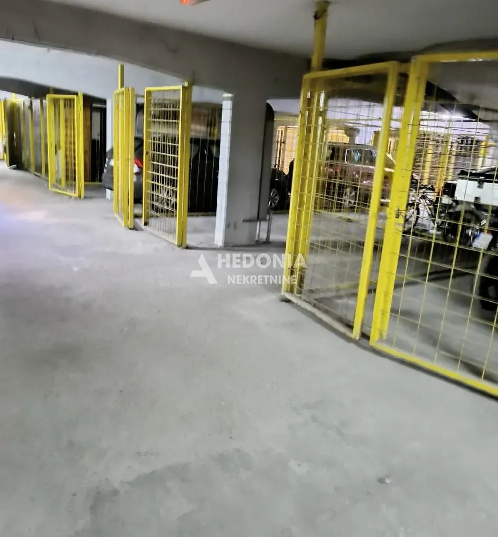 Prodaja, četvorosoban stan, 110m², Botanička Bašta, Palilula Sve Podlokacije