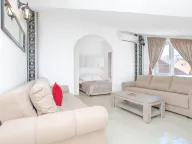 Izdavanje, jednosoban stan, 65m², Centar, Tivat - image 14