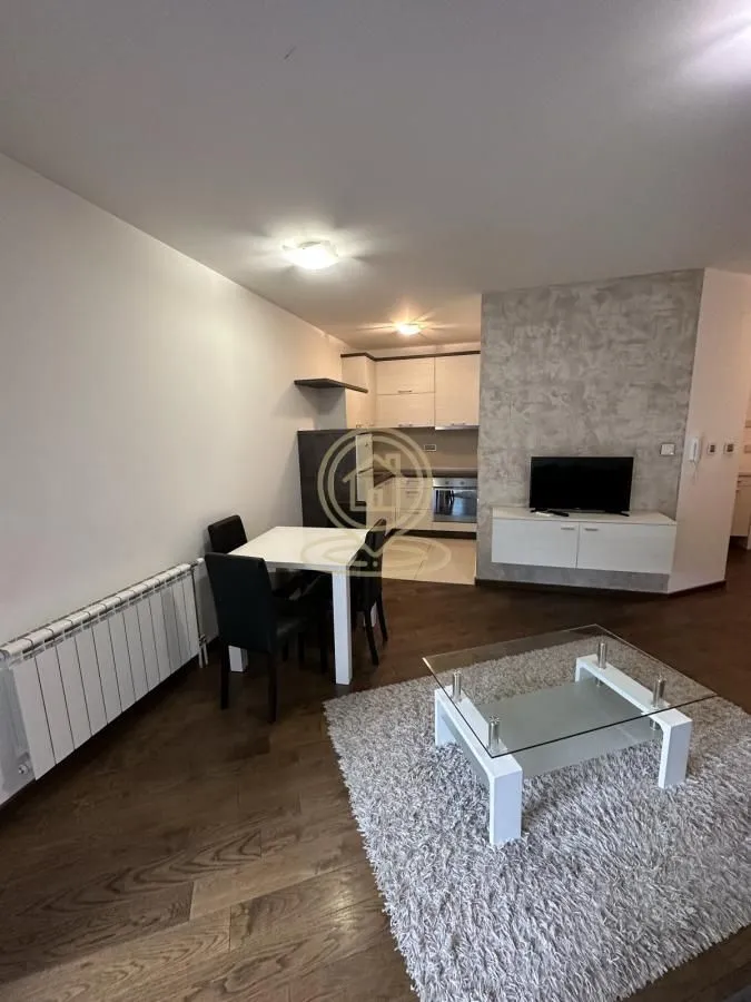 Izdavanje, jednosoban stan, 32m², Adamovićevo Naselje, Novi Sad Sve Podlokacije