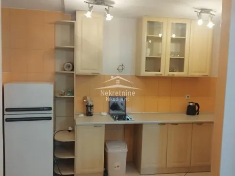 Izdavanje, trosoban stan, 70m², Šumice, Beograd - image 5