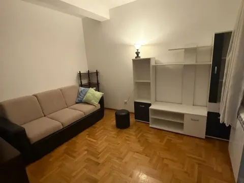 Izdavanje, trosoban stan, 63m², Đeram Pijaca, Beograd - image 6