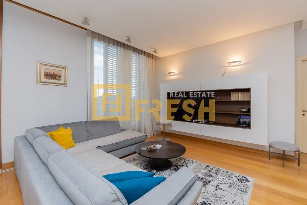 Izdavanje, dvosoban stan, 106m², Preko Morače, Podgorica