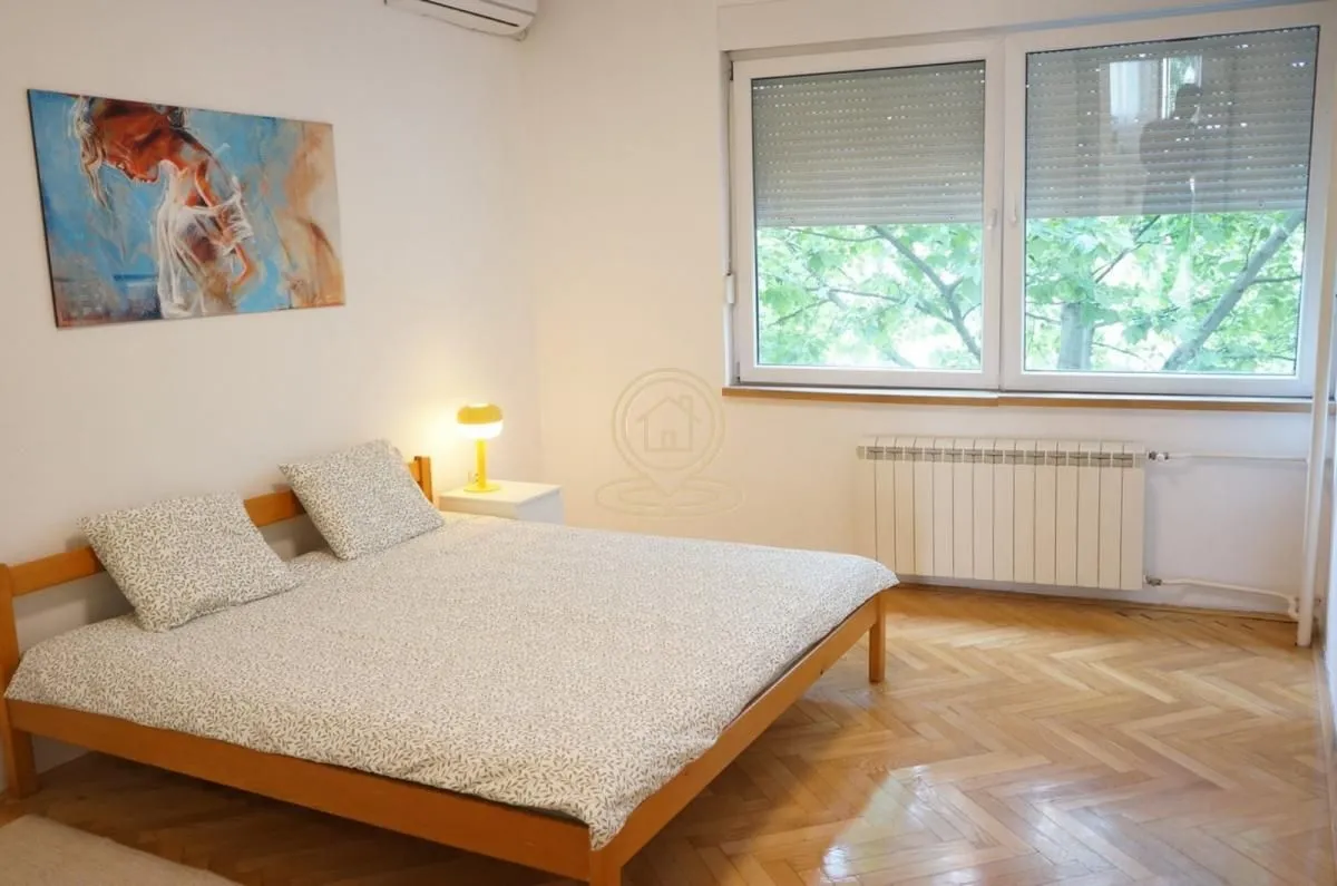 Rent, two bedroom apartment, 66m², Vračar Sve Podlokacije, Beograd