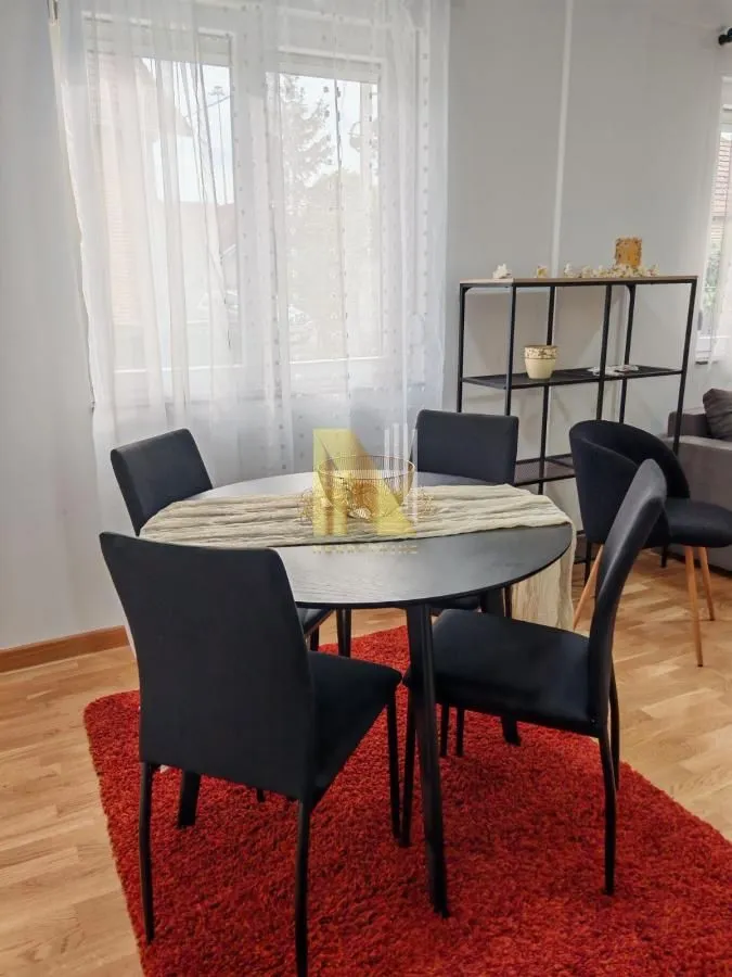 Izdavanje, jednosoban stan, 41m², Petrovaradin, Novi Sad