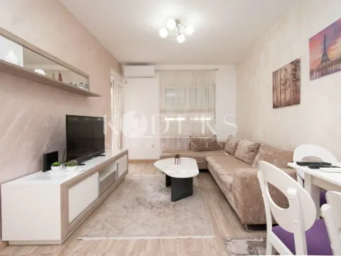 Izdavanje, jednosoban stan, 45m², City Kvart, Podgorica - image 1