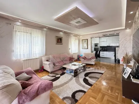 Prodaja, kuća, 260m², Gornja Gorica, Podgorica - image 8