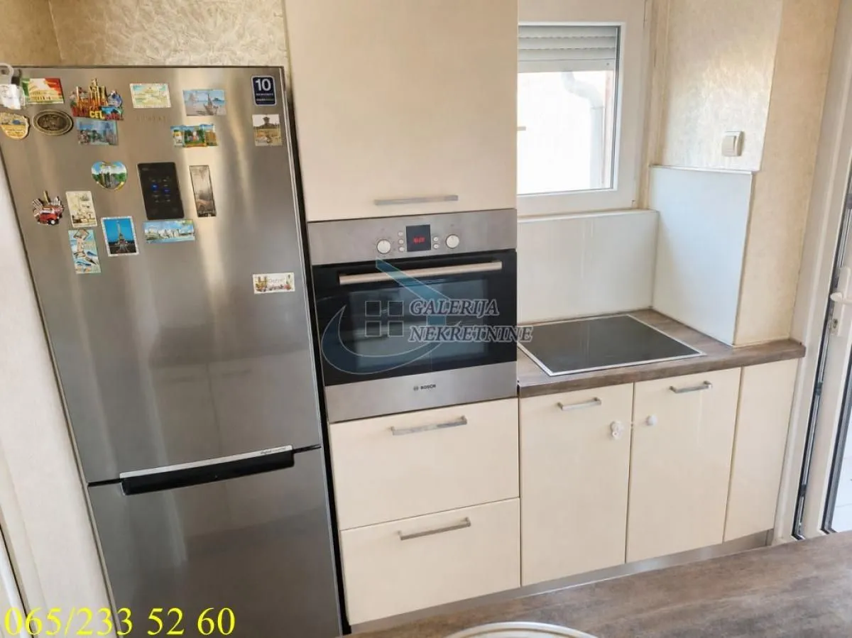 Prodaja, četvorosoban stan, 105m², Vojvode Vlahovica, Beograd