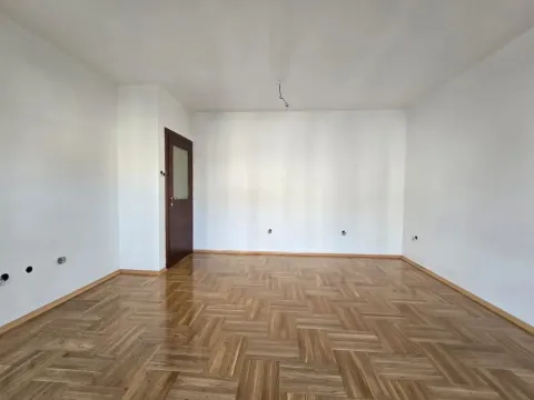 Sale, two bedroom apartment, 73m², Dalmatinska ulica, Podgorica - image 13